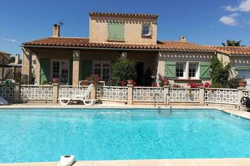 Gîte pour 9 personnes, avec jardin et piscine à Châteauneuf-les-Martigues