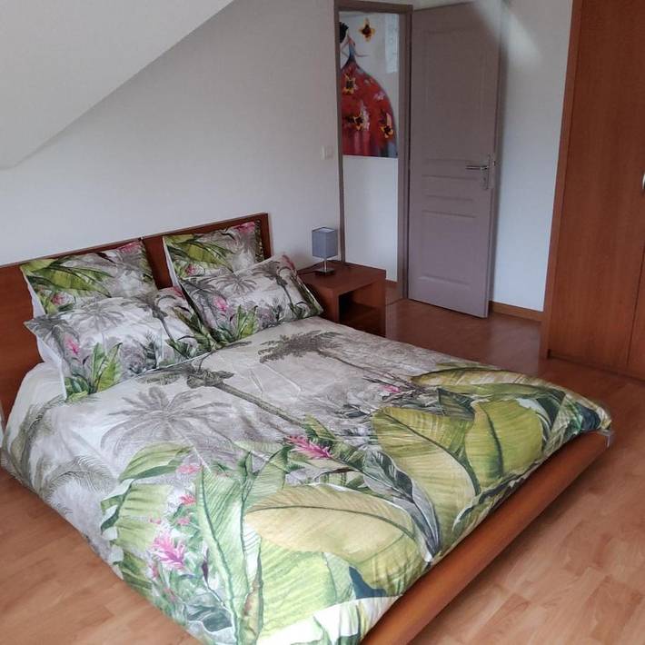 Gîte pour 6 personnes, avec balcon à Évette-Salbert - 4