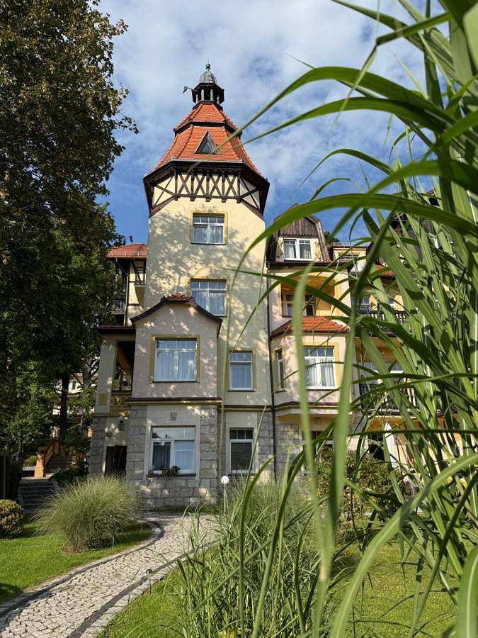 Bed & breakfast dla 2 osób, z widok i taras oraz ogród i basen, zwierzęta dozwolone w Kudowa-Zdrój