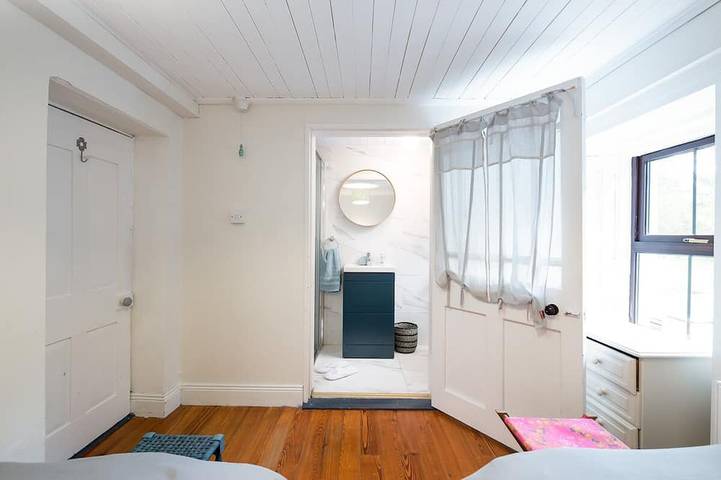 \"Fisherman's Cottage\" - Coastal Retreat at Carne Beach with Private Garden. in Contea di Wexford (Irlanda)