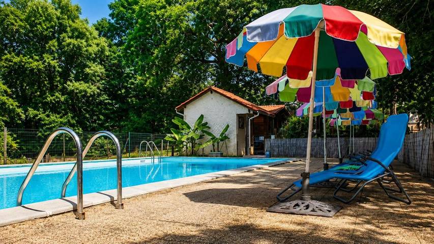 Maison de vacances pour 6 personnes, avec Terrasse et Jardin ainsi que Piscine et Vue
