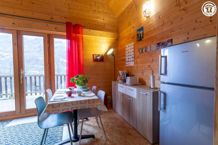 Gîte pour 4 personnes, avec terrasse à Queige - 2
