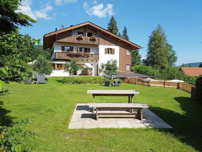 Ferienwohnung für 3 Personen, mit Terrasse und Garten sowie Ausblick am Schliersee