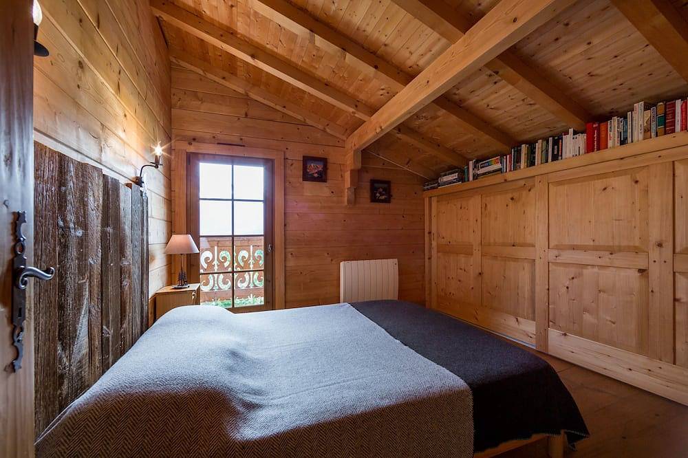 Cosy all-wood chalet, Chamonix valley, breathtaking Mont Blanc view in Servoz, Bonneville region