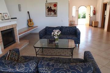 Villa for 10 People in Ferragudo, Faro District, Photo 4