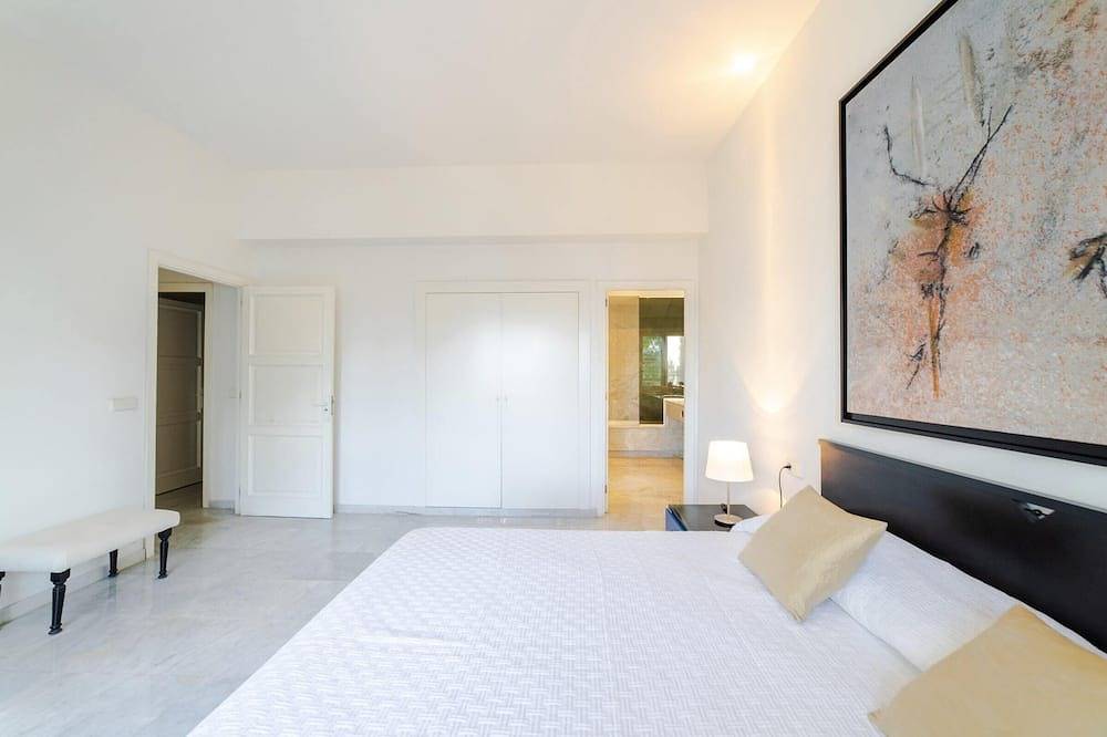 Can Ramis -  Seafront house with panoramic views. in Bonaire, Alcúdia