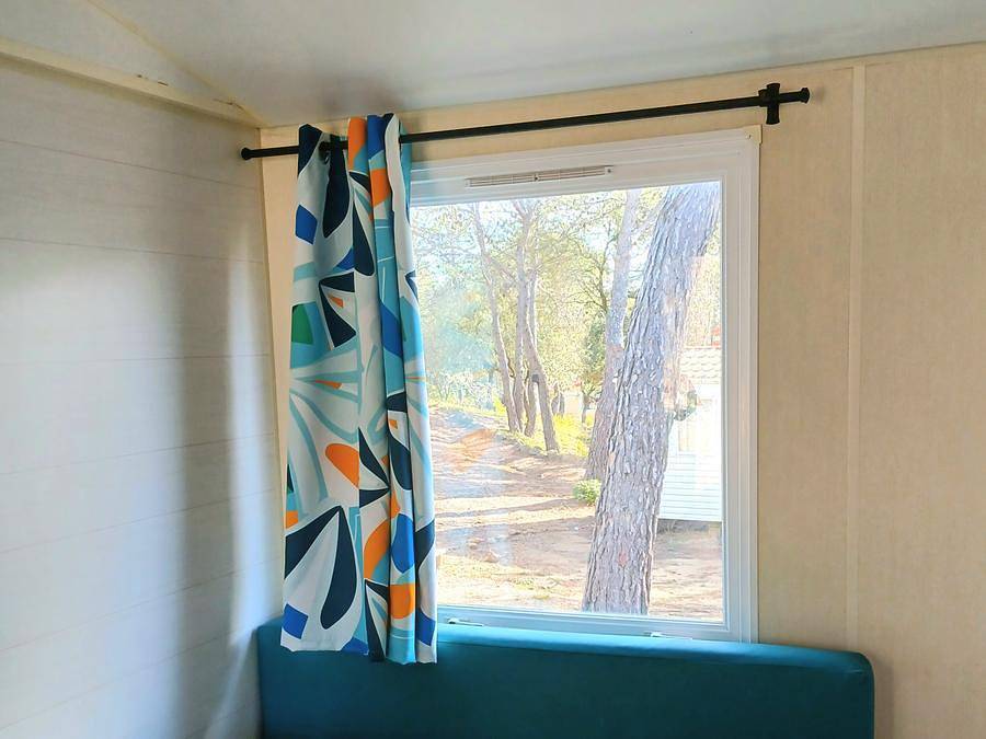 Camping Le Pinada - Mobilheim 4 personen - Tout Confort - 2 Schlafzimmer mit Klimaanlage und Tv - 28 m² in Fabrezan, Narbonne und Umgebung