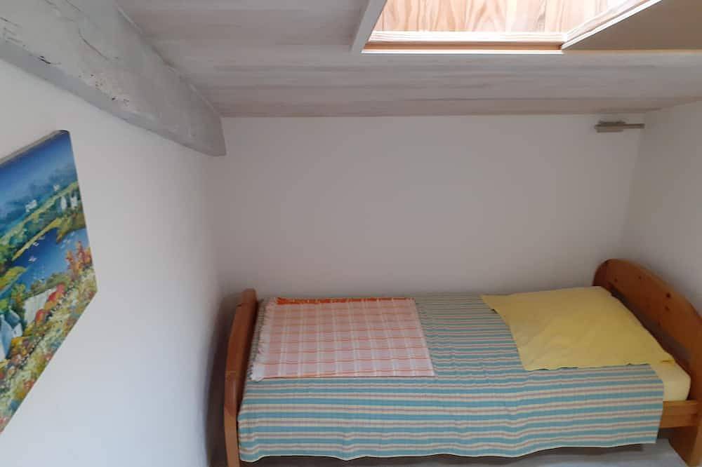 Gîte *** l'Escoussou 120m², 4 ch, nature, charme, piscine chauffée, sud Ardèche in Joyeuse, Ardèche