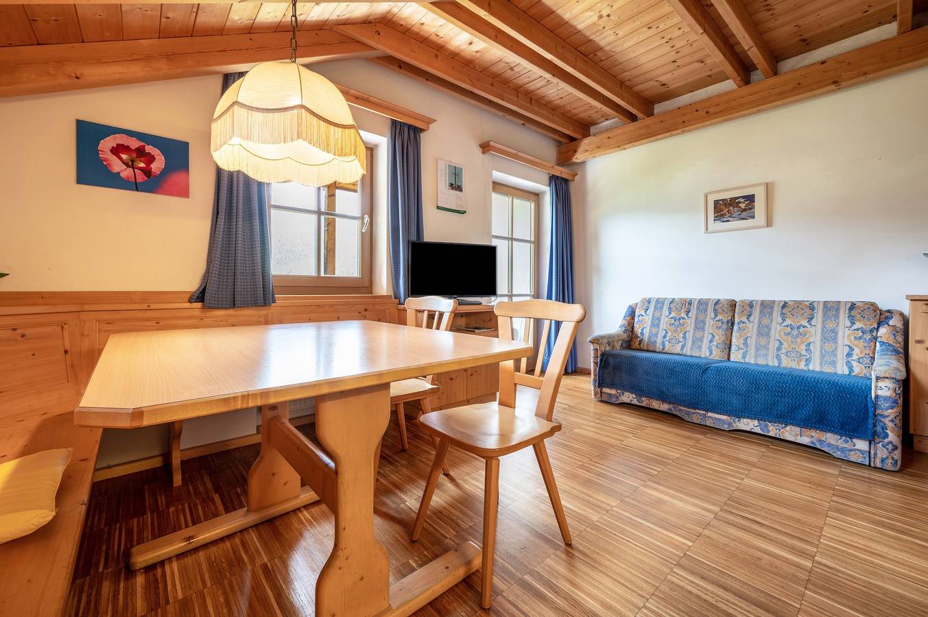 Ganze Wohnung, Ferienwohnung "Lindenhof Apt 1" mit Balkon & Wi-Fi in Dörfl, Vintl
