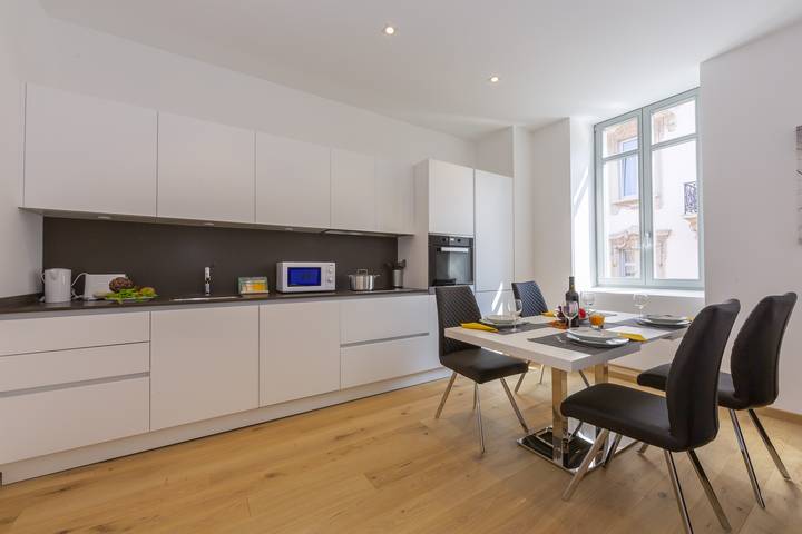 Ganze Wohnung, Heart of Lugano Apartment with Balcony in Lugano, Luganersee