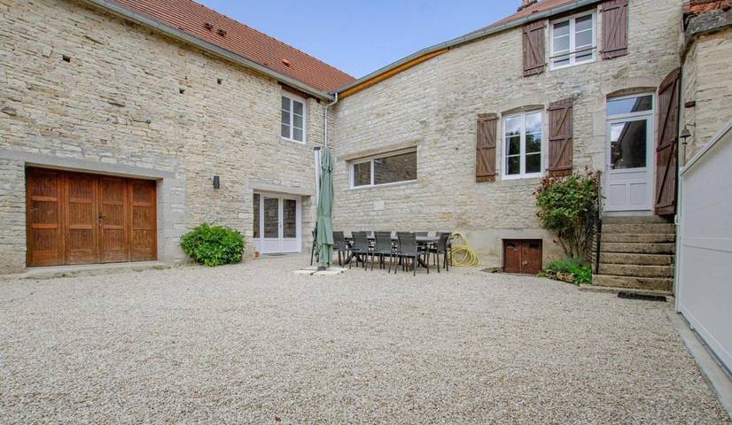 Location de vacances pour 15 personnes, avec jardin et terrasse dans Neuville-sur-Seine - 2