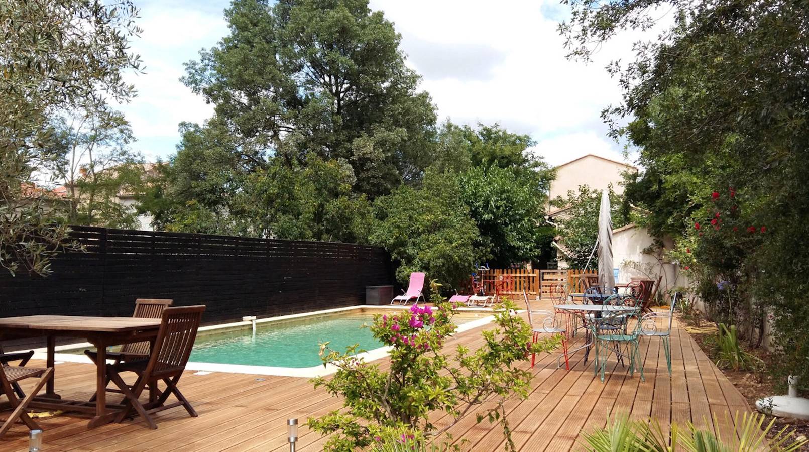 Appartement entier, Chambre d'hôtes 'Mas Abicou - Alma' avec piscine partagée, terrasse privée et Wi-Fi in Vézénobres, Région d'Alès