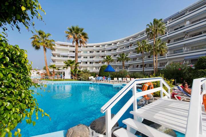 Apartahotel para 6 personas, con Balcón y Terraza además de Jardín y Piscina para niños en Costa Adeje