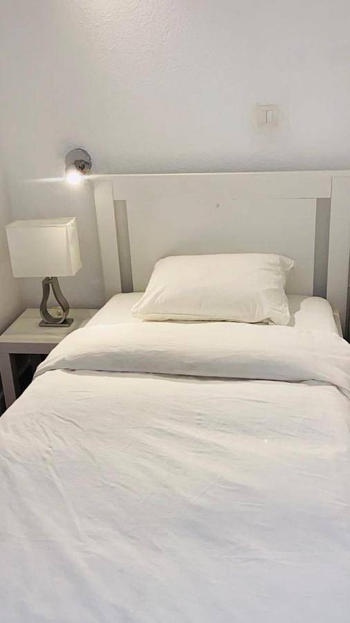 Gîte pour 3 personnes, avec piscine ainsi que jardin et vue dans Golf De Cap Esterel - 3