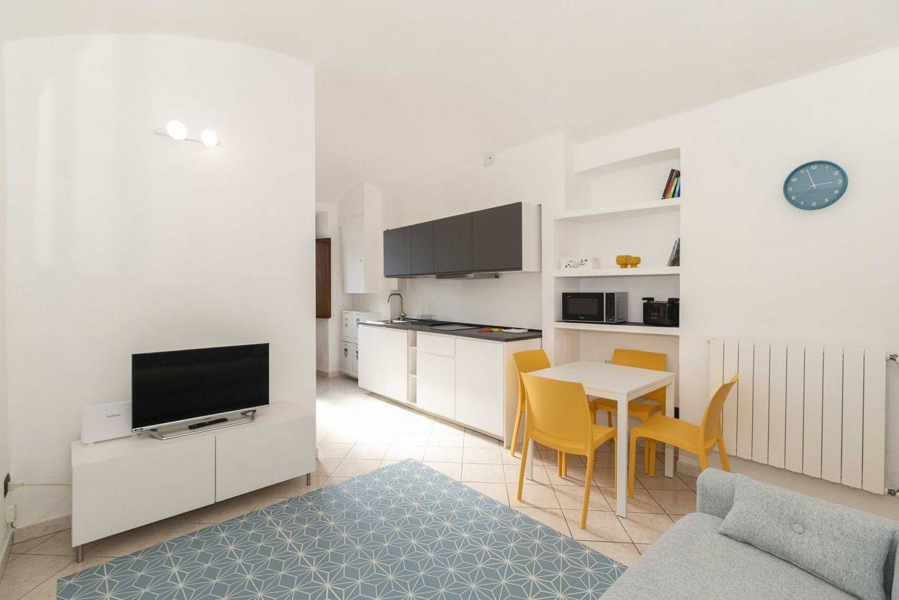 Entire apartment, Welcome! Coloured Flowers Flat x4 in Turin, Turin Province