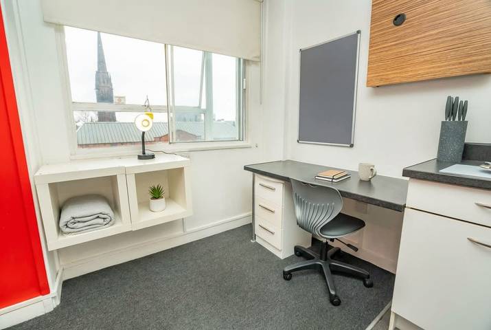 Entire holiday apartment, Modern Central Coventry Studio – Gym Access in Coventry, Birmingham Area