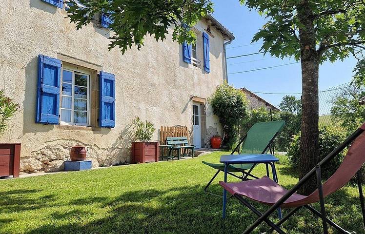 Gîte pour 8 personnes, avec terrasse et jardin