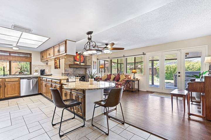 Vacation rental for 10 people, with hot tub and yard in Plano