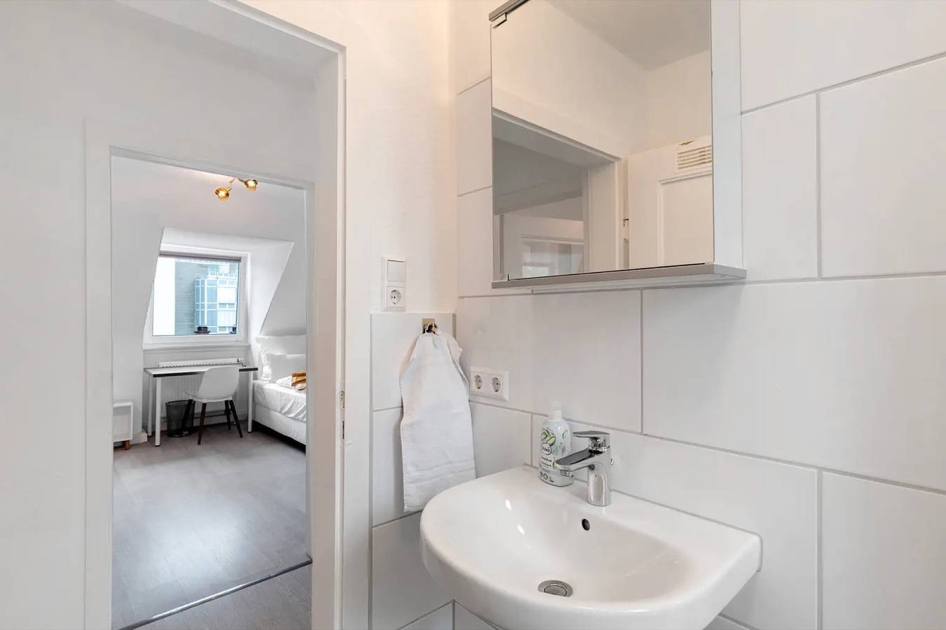 Gesamte Einheit 'Hallerstraße' mit 4 Wohnungen, Balkon und Wlan in Pforzheim, Nordschwarzwald