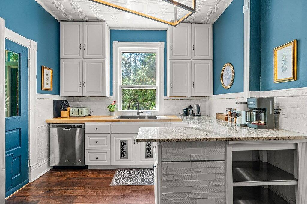 Family-Friendly • Steps to Ecusta Trail/Ecusta Market & Café • Near Downtown Hvl in Hendersonville, Henderson County (NC)