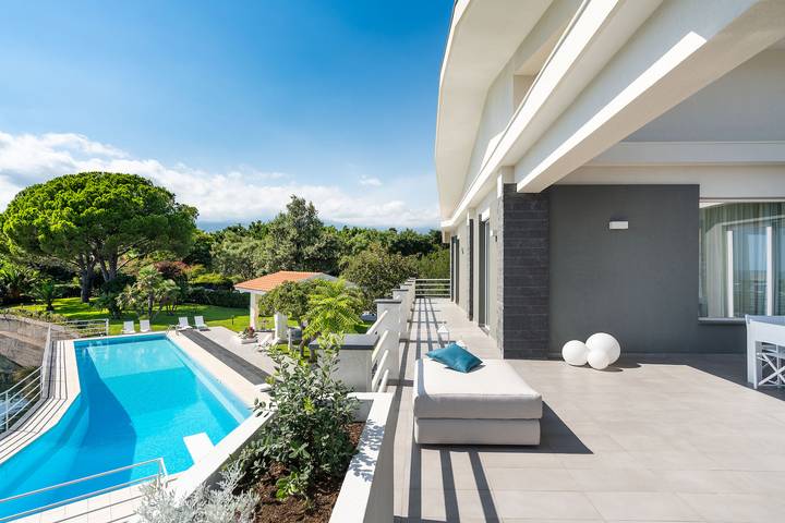 Location de vacances pour 16 personnes, avec terrasse et jardin à Acireale - 3