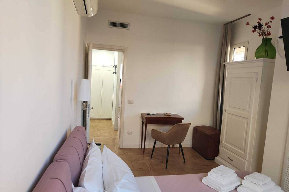 Entire apartment, Super comfortable apartment for couples or families, St. John. in Rome, Rome Province