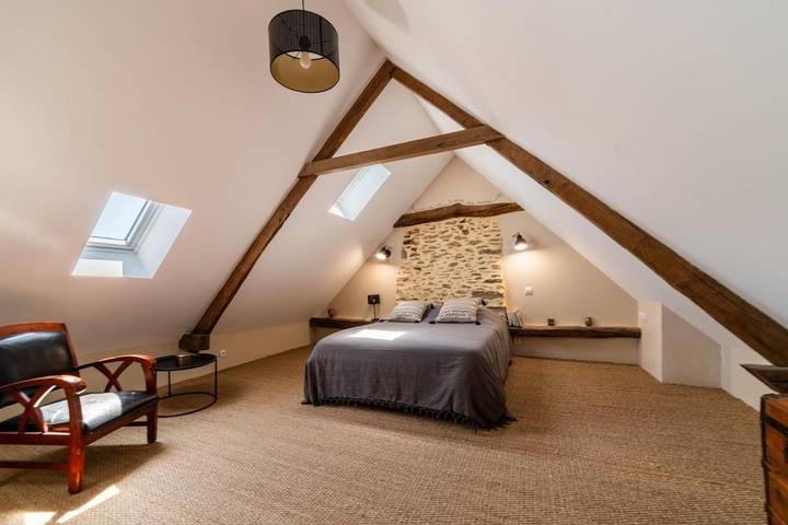 Location de vacances pour 5 personnes, avec Balcon ainsi que Terrasse et Jardin dans Castanet (Aveyron)
