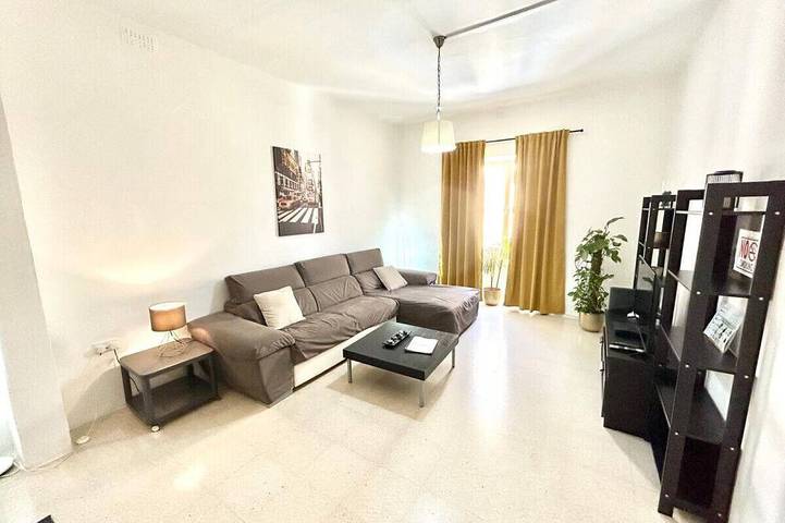 Apartment for 6 people, with balcony in San Giljan