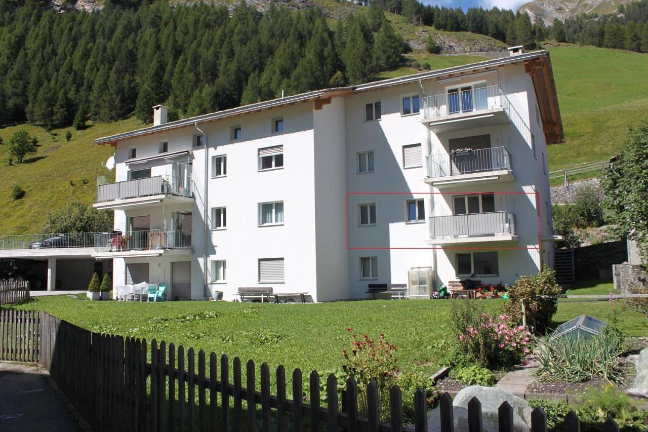 Ganze Wohnung, Apartment with Balcony in Splügenpass, Rheinwald