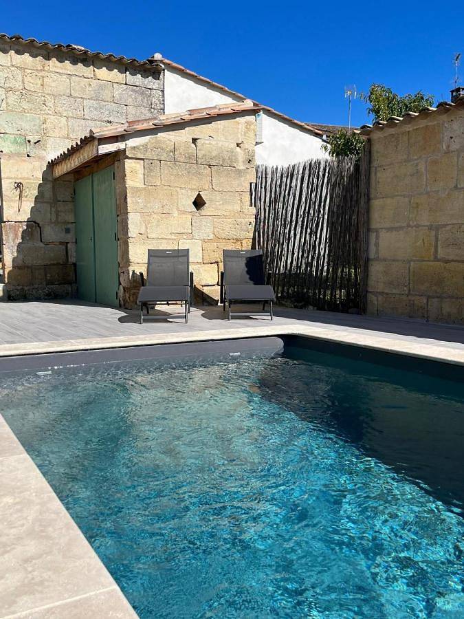 Maison de vacances pour 8 personnes, avec Terrasse et Jardin ainsi que Piscine et Vue à Montagne