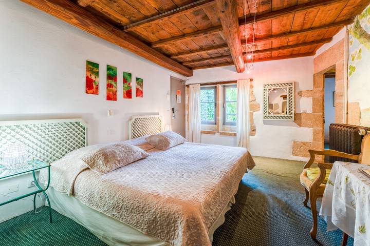 Ferienwohnung für 2 Personen, mit Garten in Gard