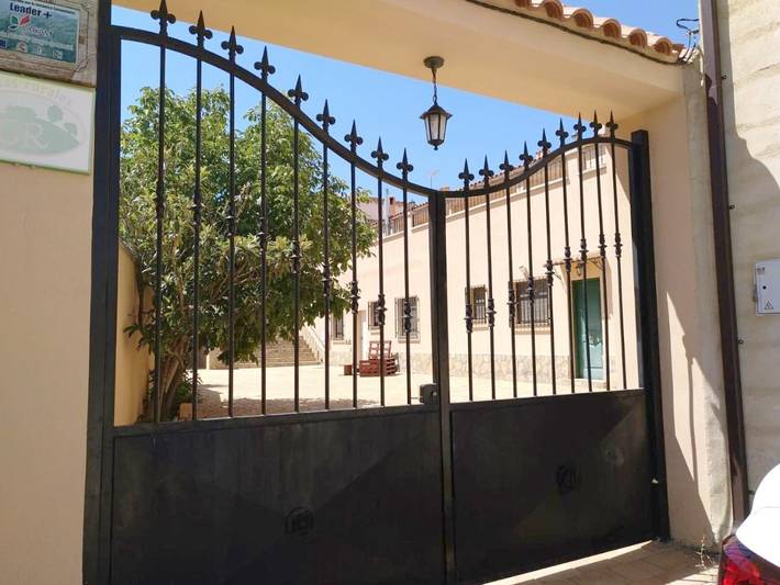 Casa rural para 6 personas, con vistas y jardín en Casas de Lázaro