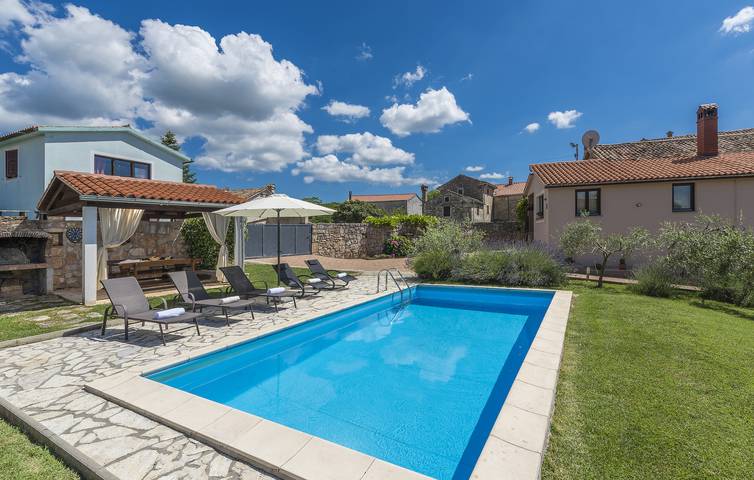 Villa pour 6 personnes, avec terrasse et piscine, animaux acceptés à Barban - 3