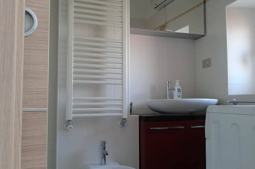 Entire apartment, In historic building, Two-room apartment in the heart of Loano, cod. Cin It009034C2Jaz8Hvpk in Loano, Riviera di Ponente