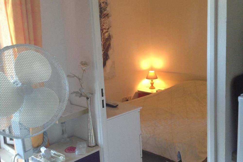Entire apartment, Bel Appartement a 10 mn de Cannes Centre 2 Pieces Moderne in Le Cannet, Cannes region