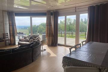 Gîte pour 8 personnes, animaux acceptés à Bouleurs