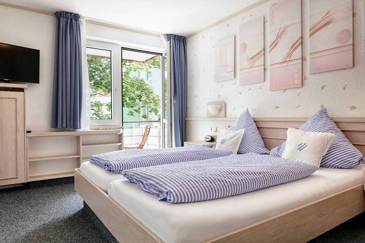 Hotel Helgolandia - Doppelzimmer zur Inselseite in Helgoland