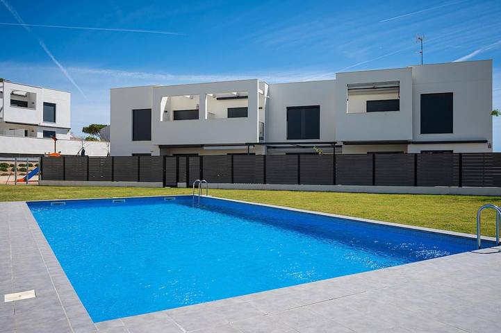 Ferienwohnung für 4 Personen, mit Terrasse und Pool in Altafulla