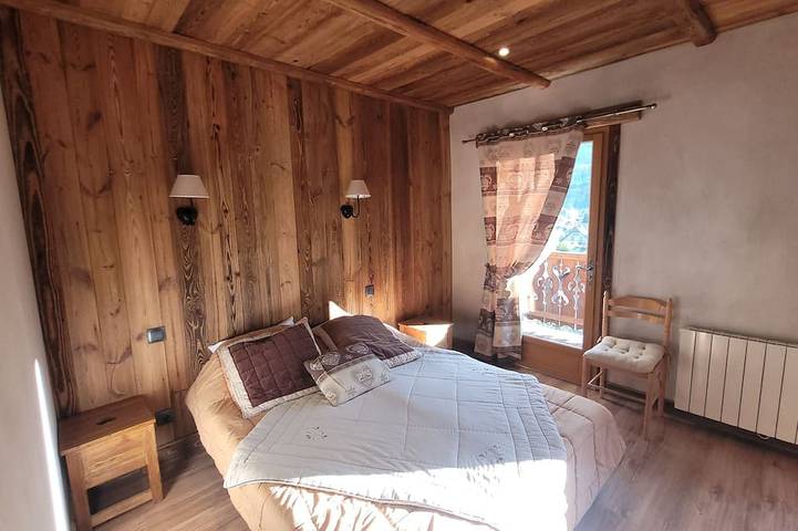 4-star comfortable chalet for 18 people; 7 bedrooms, 7 bathrooms with Wc in Samoëns, Bonneville region