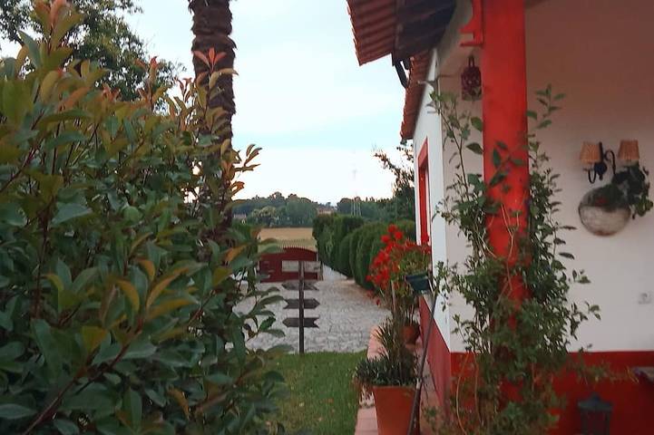 Gîte pour 12 personnes, avec jardin, animaux acceptés