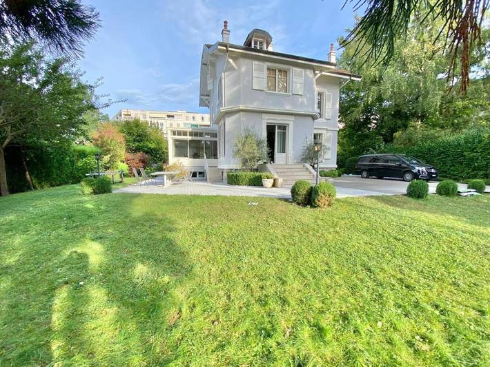 Appartement de vacances pour 9 personnes, avec Balcon et Jacuzzi ainsi que Terrasse et Jardin