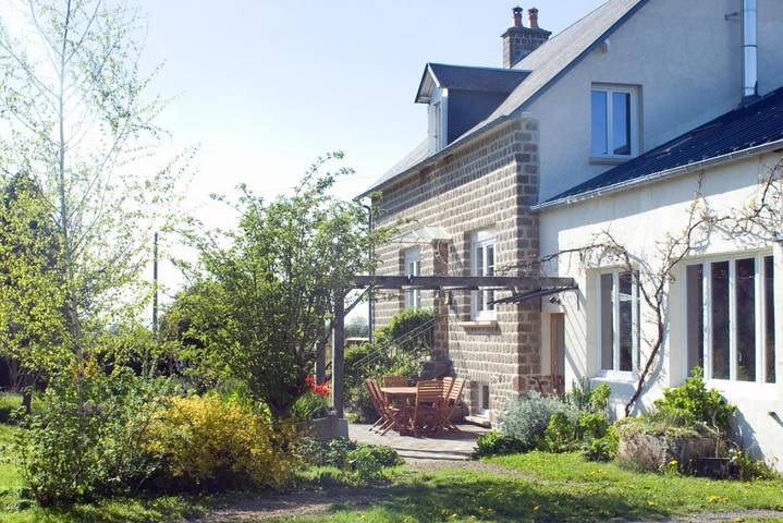 Chambre d’hôte pour 3 personnes, avec Terrasse ainsi que Jardin et Vue