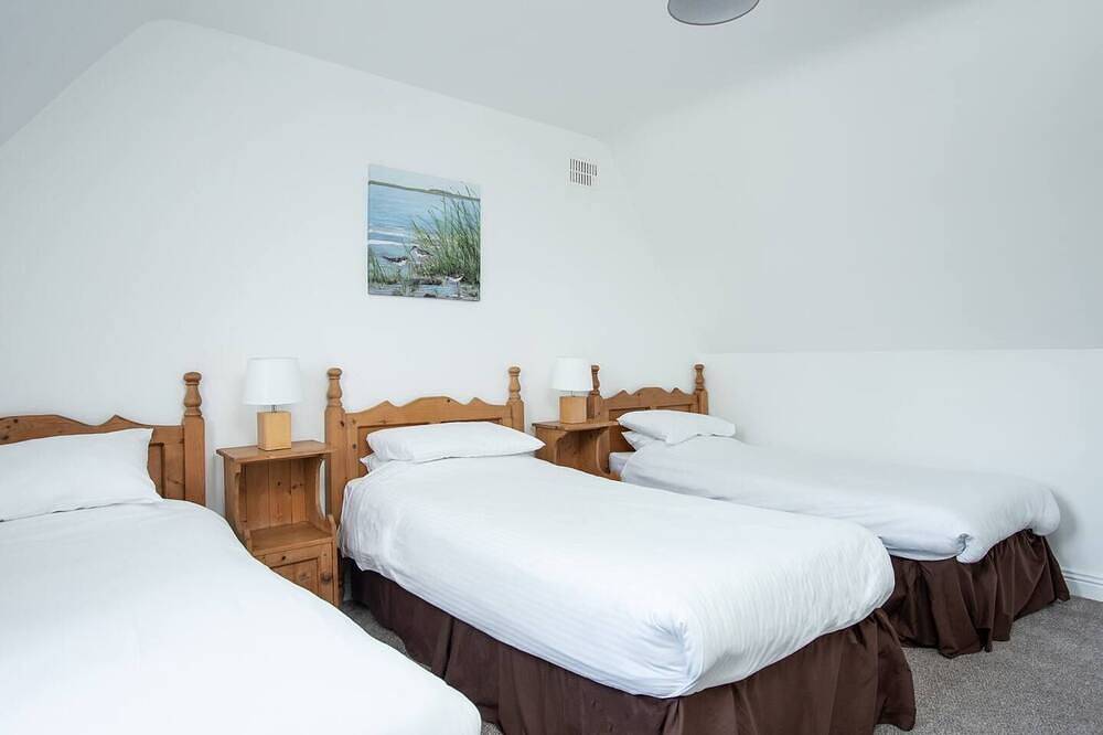 The Links 16, Amazing Location- Food, Drinks, Surf, & Golf 16 in Lahinch, County Clare