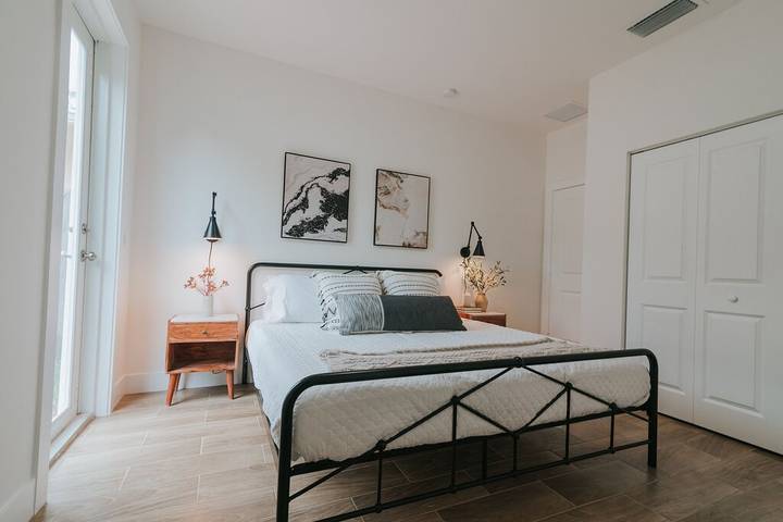 Vacation rental for 7 people, with yard in Lake Worth