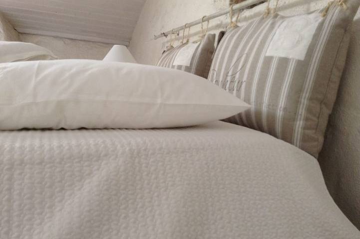 Gîte pour 2 personnes, avec terrasse ainsi que jacuzzi et jardin à Courbiac - 4