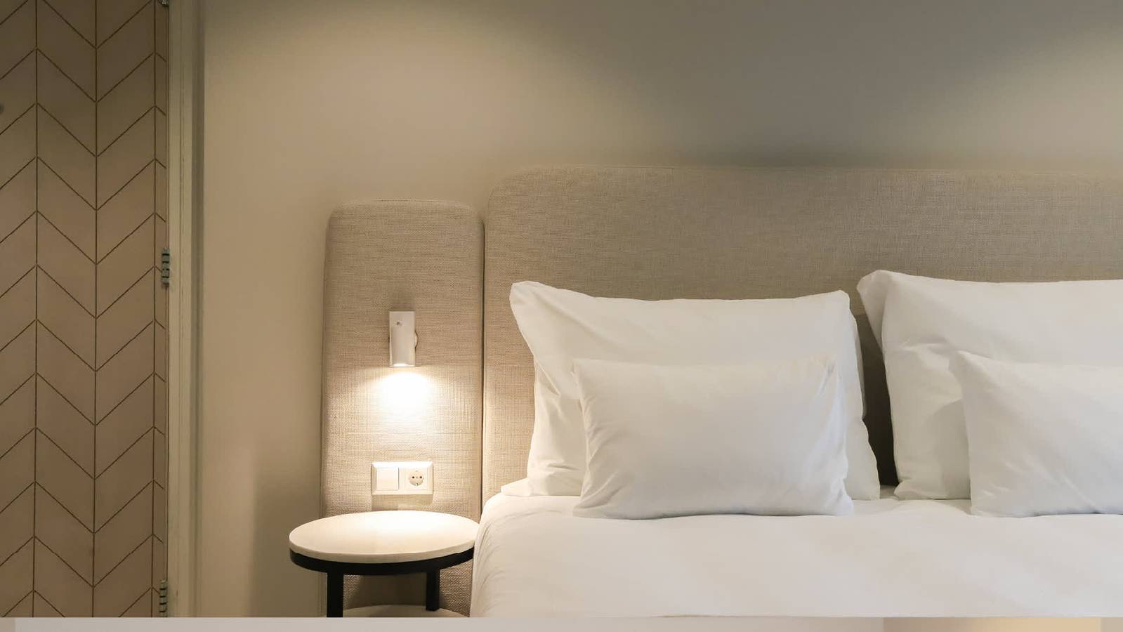 Entire holiday apartment, Dam Residence's Signature Suite in Zaandam, Dutch Coast