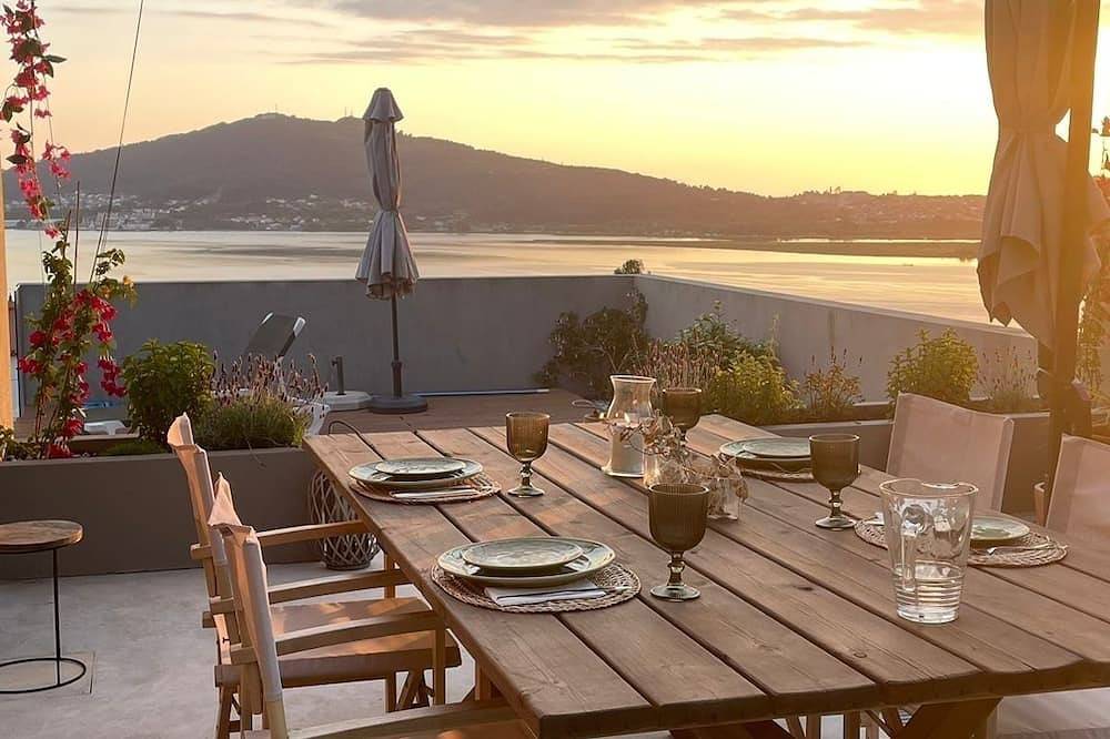 Spektakuläre Aussicht auf den Fluss, das Meer und Spanien. Herrliche Sonnenschicht !! in Seixas, Viana do Castelo Distrikt