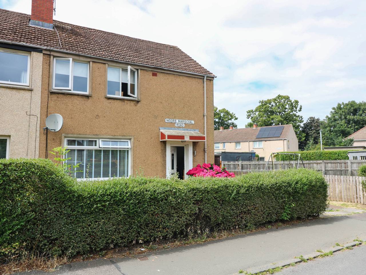 6 Niddrie Marischal Road in Edinburgh, Lothian