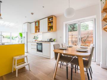 Glamping for 4 People in Bellenden, London, Photo 1