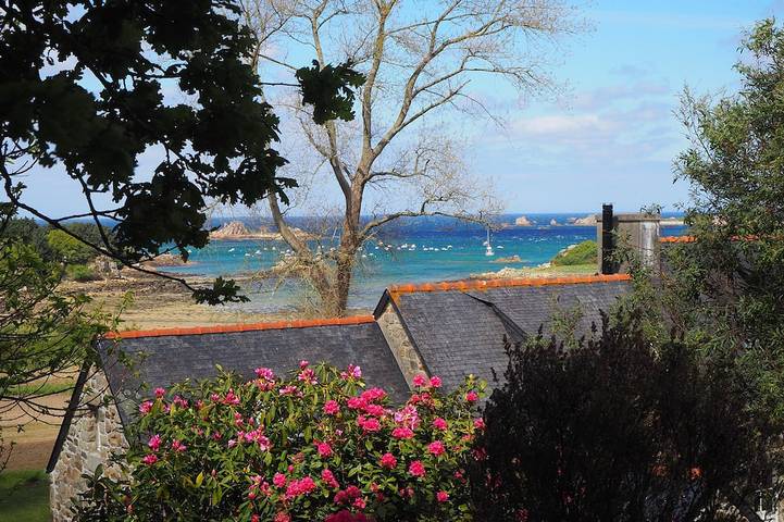 Location de vacances pour 7 personnes, avec jardin dans Buguélès